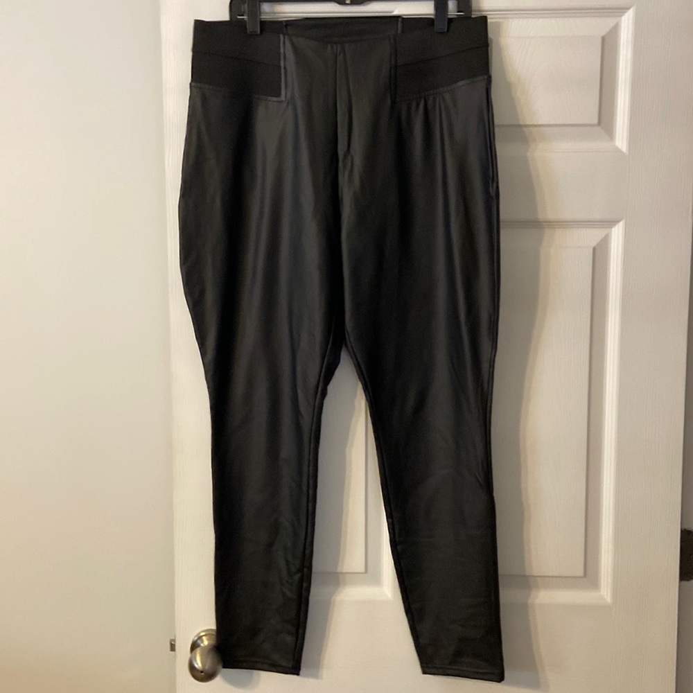 Vera Wang Faux leather looking women’s pants color black size 12 waist 36”